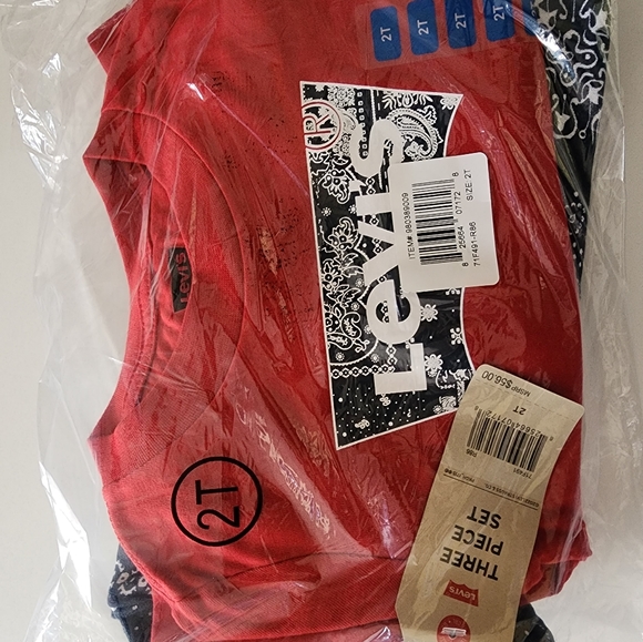 Levi's - Picture 7 of 7